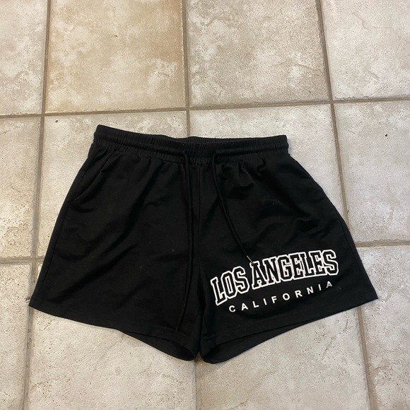 Los Angeles California Women's Black Shorts - Picture 1 of 5